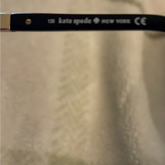 Kate Spade Tortoise Shell Sunglasses and case. - Picture 6 of 10